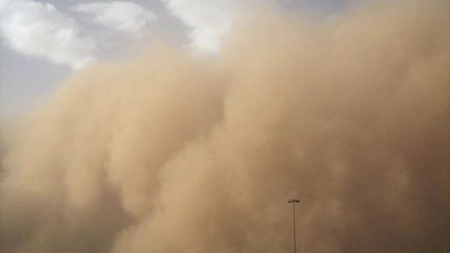 ANM a emis și un cod galben de vreme severă. Un nor de praf saharian va veni <em class='ep-highlight'>peste</em> țara noastră