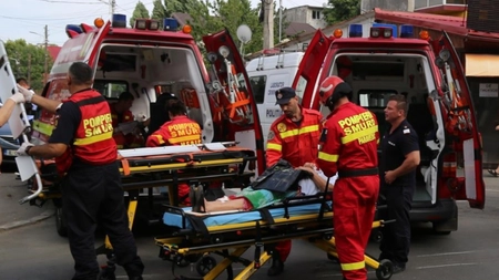 Accident grav în judeţul Vâlcea. Patru maşini au fost implicate, dintre care două TIR-uri - FOTO