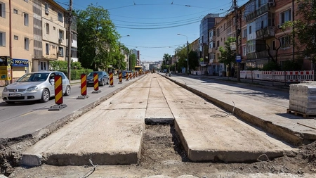 Imagini noi cu lucrările de pe șantierul din cartierul Tudor Vladimirescu. Bandă dedicată exclusiv mijloacelor de transport în comun- FOTO