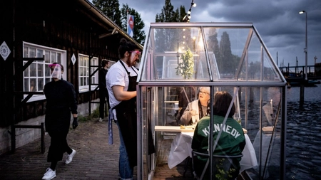 Restaurantele din Italia se redeschid. Care sunt regulile de igienă şi distanţare