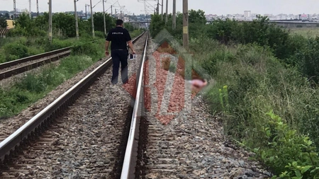 Exclusiv! O femeie s-a  aruncat în fața trenului la Valea Lupului! Nu a avut nicio şansă - Galerie Foto, Video