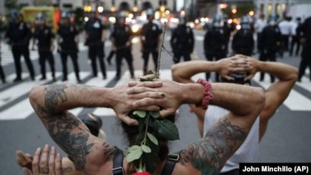Protestele din SUA înlocuite cu o ceremonie în memoria lui George Floyd