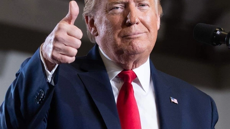 Donald Trump, promovat pe Facebook de persoane din România! Compania americană a închis circa 120 de conturi