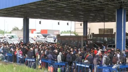 Romanii se întorc în ţară! Poliţiştii de frontiera lucrează la capacitate maximă