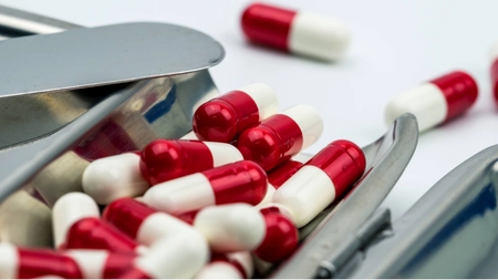 Covid-19: OMS avertizeaza asupra riscurilor de utilizare excesiva a antibioticelor
