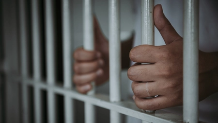 Ieșeanul care a ucis o bătrână și pe fiul ei, condamnat la pușcărie pe viață! Răzvan Butuc, obligat de judecătorii ieșeni să achite daune morale de 25.000 de euro!