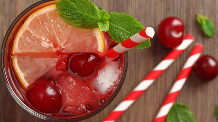 Ingrediente pentru limonada cu cireşe