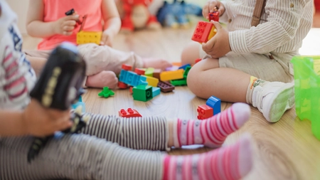 Plan pentru redeschiderea unor grădinițe din Iași! Părinții trebuie să depună cereri în care să precizeze dacă vor să-și aducă copiii la grădiniță