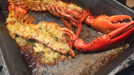 Cum curatati fundul ars al unei tigai