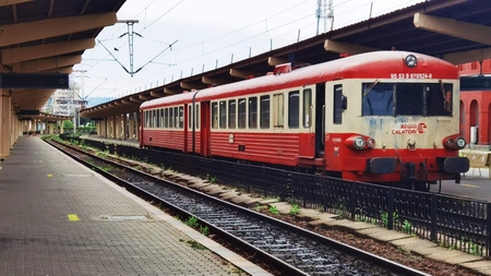 Un adolescent de 15 ani, ars de viu în gară! Băiatul a suferit arsuri pe 70 la sută din suprafața corpului, după ce s-a urcat pe un vagon să-și facă un selfie! Pentru a fi salvat, tânărul are nevoie de donatori de sânge cu grupa 01