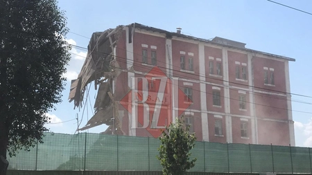 Ieșenii se plâng de aerul plin de praf din zona Canta-Păcurari, unde se demolează fabrica de pâine Compan. Răzvan Apălimăriței, patronul Stef Invest: 