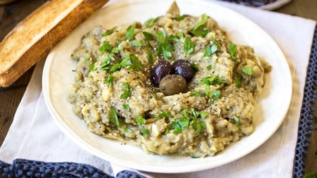 Melitzanosalata - Salată de vinete făcută altfel decât în România
