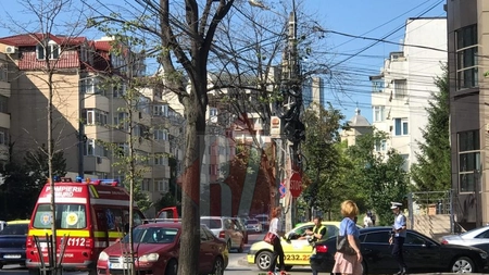 Accident rutier pe Sfântul Lazăr. O şoferiţă a acroşat un autoturism (EXCLUSIV) - FOTO/ UPDATE/ VIDEO