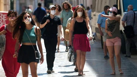 Purtarea măștii de protecție va fi obligatorie și în Centrul Vechi din Capitală