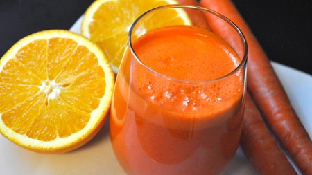 Sucuri naturale care detoxifiază organismul