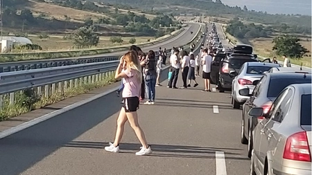 Grecia va testa toți turiștii care intră în țară pe la vama Kulata-Promachonas