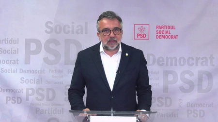 Ministrul Culturii, Lucian Romașcanu, a scos legitimaţia de parlamentar în momentul în care poliţiştii au vrut să îi percheziţioneze portbagajul