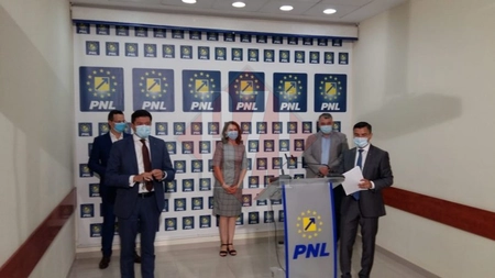 Conferinţa la PNL Iaşi. Primarul Mihai Chirica şi ministrul Costel Alexe prezintă noi proiecte pentru administraţia ieşeană. Mihai Chirica este noul președinte al organizaţiei municipale PNL Iaşi - LIVE VIDEO