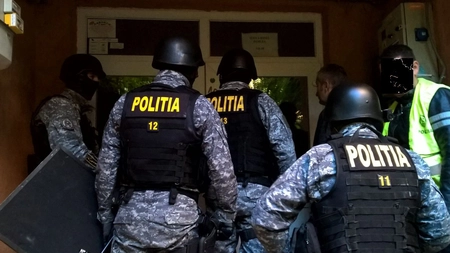 Trupele SIAS au încurcat adresele şi au descins la un coleg de-al lor, în locul clanului Duduianu