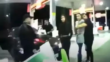 Un bărbat amendat de poliţie a rupt amenda şi l-a ameninţat cu blesteme vrăjitoreşti pe poliţist - VIDEO