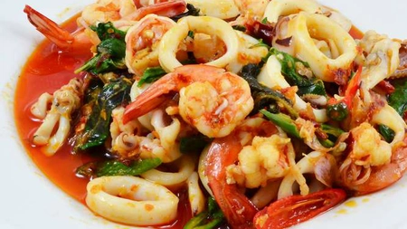 Dezlegare la pește: Fructe de mare în sos tomat