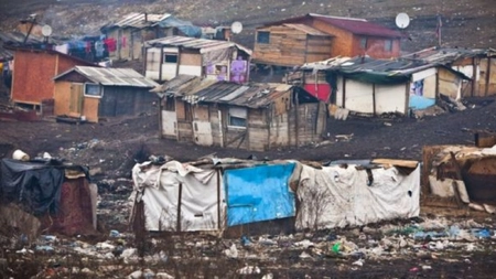 O treime din gospodăriile din România se scufundă în sărăcie! Statistică alarmantă pentru Guvern