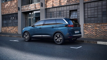 NOUL SUV PEUGEOT 5008