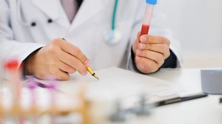 Copiii pot avea în același timp și virusul SARS-CoV-2, și anticorpi la noul coronavirus