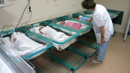 În Singapore se poate, în România nu! Statul asiatic acordă un bonus pentru naşterile în pandemia de coronavirus