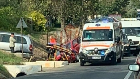 Accident rutier în Lunca Cetăţuii. Un autoturism a intrat într-un cap de pod - EXCLUSIV/ FOTO/ VIDEO/ UPDATE