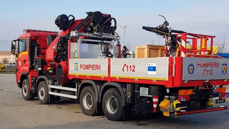 Incendiu devastator la un depozit din comuna Roșcani, județul Iași. 4 tone de furaje distruse de flăcări