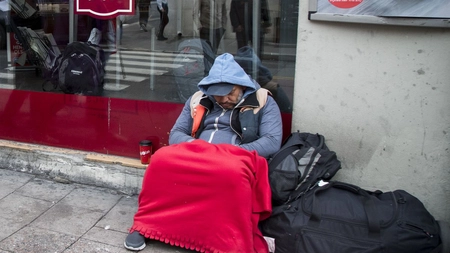 Patru cerşetori au câştigat 50.000 de euro cu un loz de 1 euro