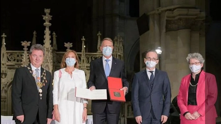 Cât costă ținutele pe care Carmen Iohannis le-a purtat în Germania, la decorarea președintelui României