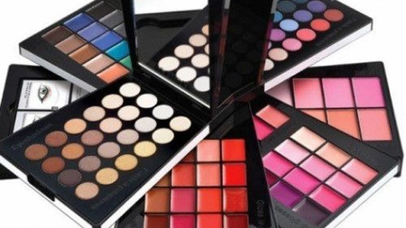 Poate machiajul să dăuneze pielea?