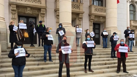 O nouă zi de proteste în fața ONRI. Angajații nemulțumiți continuă să se facă auziți - VIDEO