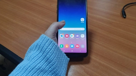 Covid-19: cât timp poate supravietui coronavirusul pe smartphone