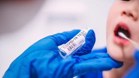 Primul caz de dublă infectare COVID-19 şi gripă, în România