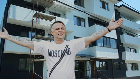 Lucrările de la blocul afaceristului Ștefan Popescu au fost abandonate! Proprietarii acuză că reparațiile s-au făcut în bătaie de joc. Apartamentele cu probleme au fost vândute - FOTO
