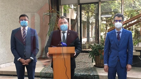 Nelu Tătaru, după discuția cu managerii de spitale COVID-19 din Iași: „Eu recomand învățământul față în față“ - LIVE VIDEO / UPDATE