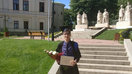 Povestea impresionantă a unui informatician de succes! A trăit în sărăcie, dar a ajuns la performanță pentru că a învățat zi și noapte! Niciun alt IT-ist din Iași nu-i poate lua acum locul