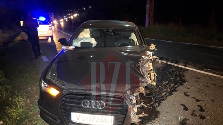 Accident rutier la Iaşi. Două autoturisme au intrat în coliziune. Un echipaj de descarcerare intervine la fața locului pentru a scoate două persoane din fiarele contorsionate - EXCLUSIV/ GALERIE FOTO/ UPDATE/ VIDEO