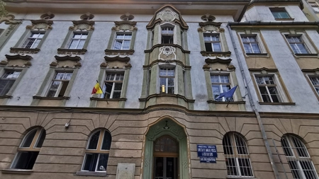 DSP Sibiu, reacţie după eroarea comisă de un angajat. Acesta sunase familia unui pacient mort de Covid-19 pentru a se interesa de starea de sănătate: „O regretabilă eroare”