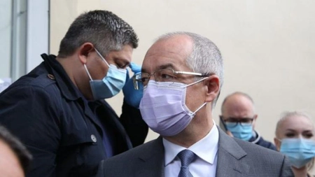 Emil Boc vrea să se vaccineze public. Ce mesaj transmite edilul