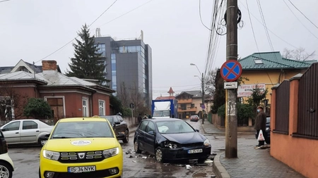 Accident cu victime la piața Chirilă. Traficul este îngreunat în zonă - Foto