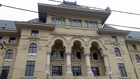 Opt persoane au fost reținute în urma perchezițiilor de la Primăria Capitalei
