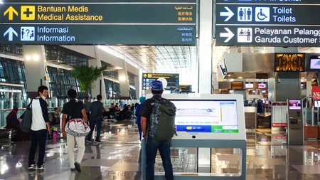 Indonezia interzice intrarea vizitatorilor internaţionali din cauza noii tulpini de Covid-19