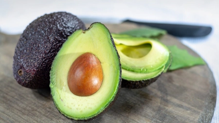 Un avocado pe zi menține sănătatea intestinală