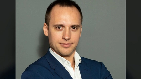 Reacţie promptă a unuia din membrii Federației Comunităților Evreiești din România, Radu Sacagiu, faţă de extremistul Cristi Berea, candidat la Senatul României din partea USR, care a făcut parte din organizaţia „Noua Dreapta”