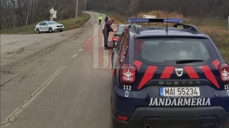 Filtru al Poliției la intrarea în Aroneanu. Ce măsuri s-au luat în localitatea ieșeană odată cu intrarea în carantină