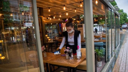 Suceava intră în scenariul galben! Se deschid restaurantele, teatrele și cinematografele